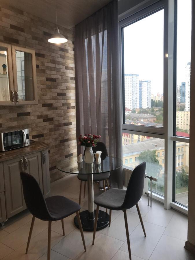 Apart Assistant On Smart Plaza Kyiv Exterior photo