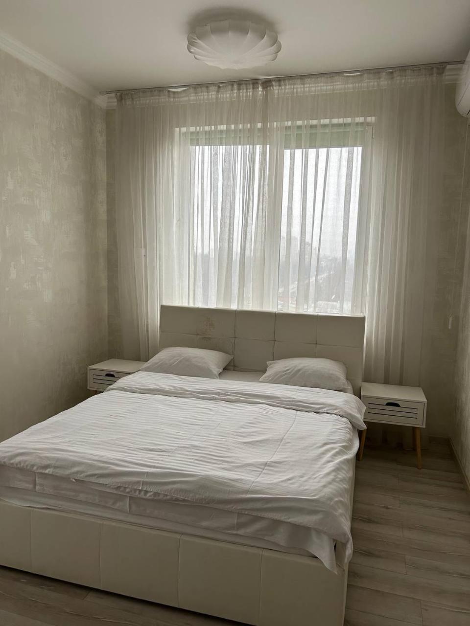 Apart Assistant On Smart Plaza Kyiv Exterior photo