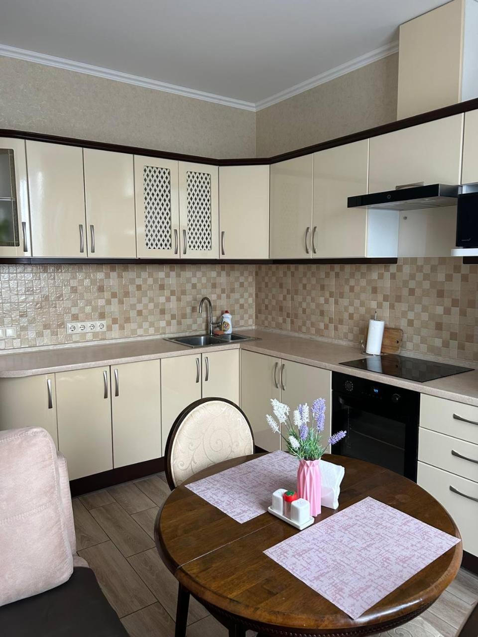 Apart Assistant On Smart Plaza Kyiv Exterior photo