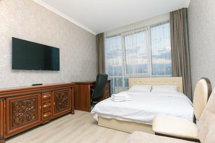 Apart Assistant On Smart Plaza Kyiv Exterior photo